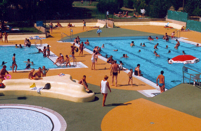 2-PublicSwimmingPool_-France.jpg